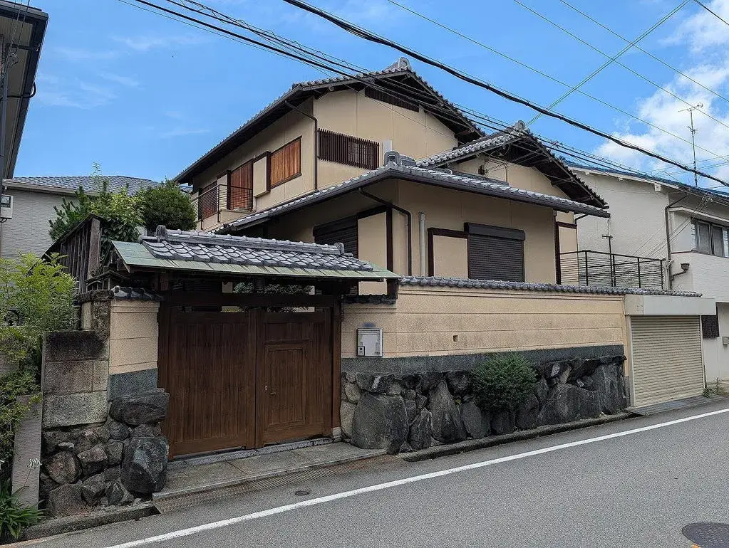 Akiya in Osaka