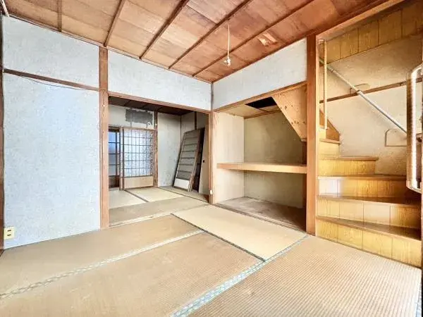 6DK Higashiosaka City, Osaka Prefecture (6)