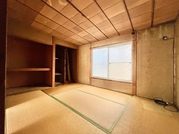 6DK Higashiosaka City, Osaka Prefecture (7)