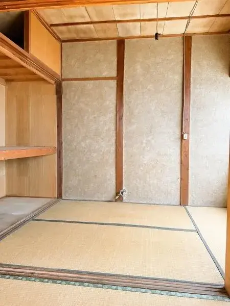 6DK Higashiosaka City, Osaka Prefecture (8)