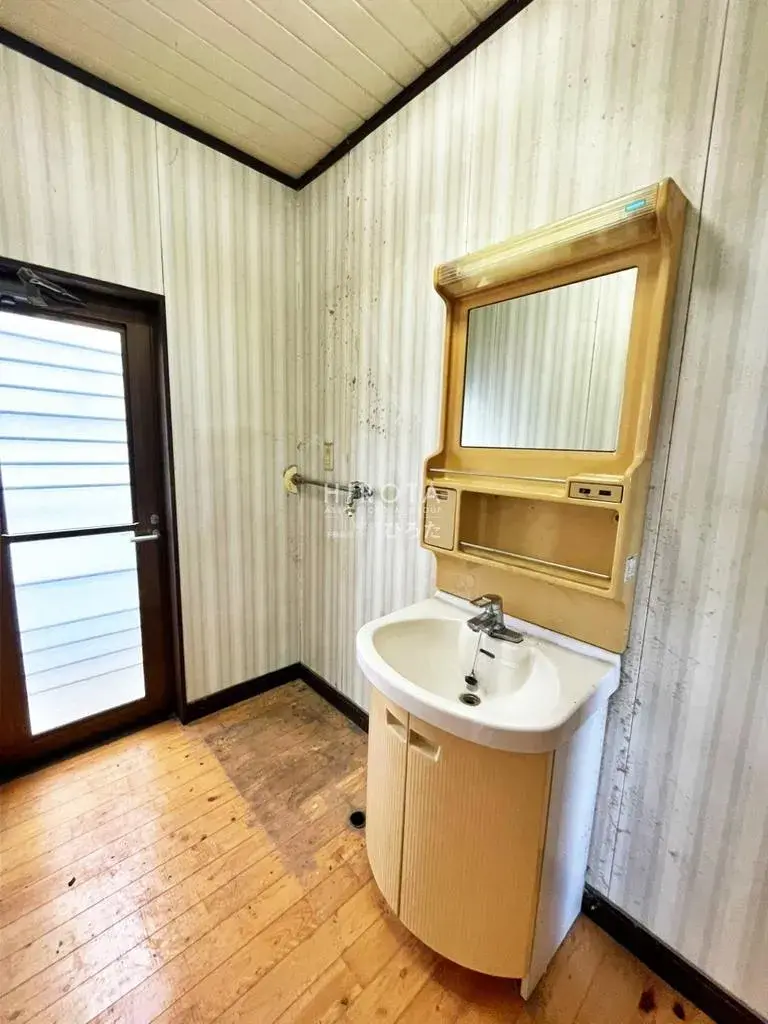 6DK Property in Kitakyushu City, Fukuoka Prefecture (29)