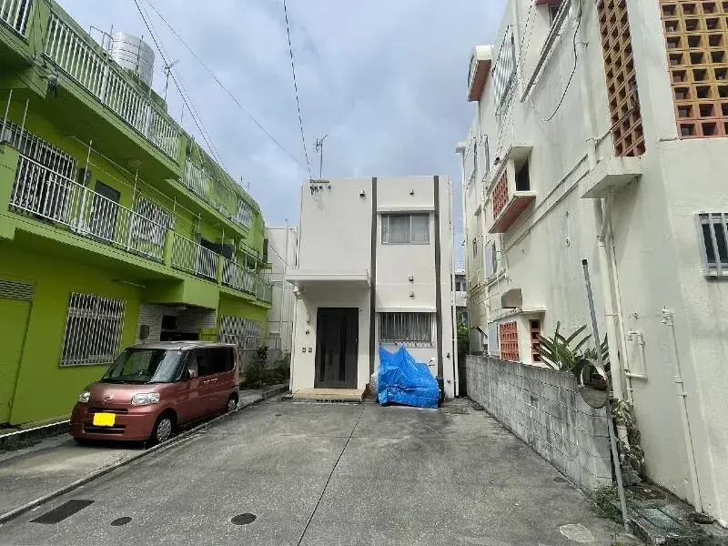 Akiya in Okinawa