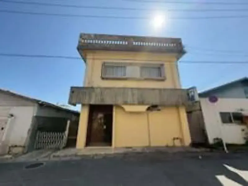 Akiya in 冲绳市