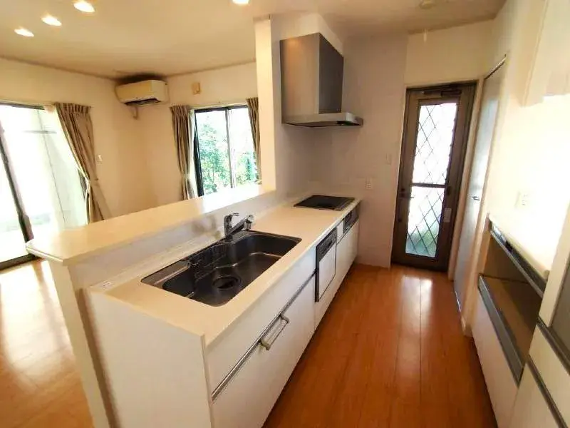5LDK Property Tomigusuku City Okinawa Prefecture (13)