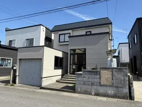 Akiya in 青森市