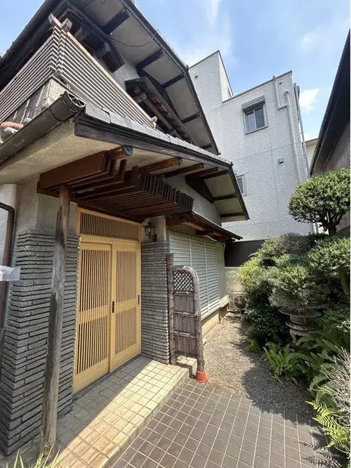 Akiya in Osaka