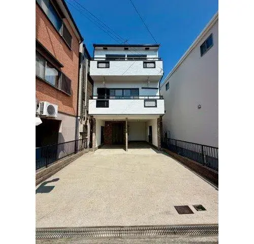 Akiya in Osaka
