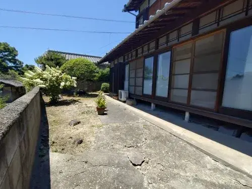 Slide 4