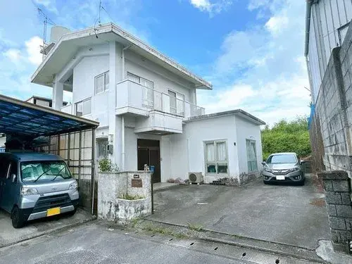 Akiya in 冲绳市