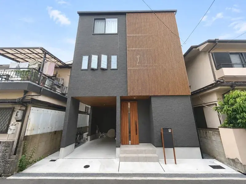 Akiya in Osaka