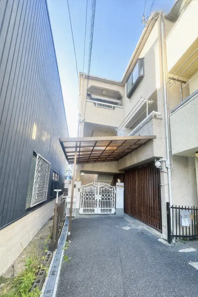 Akiya in Osaka