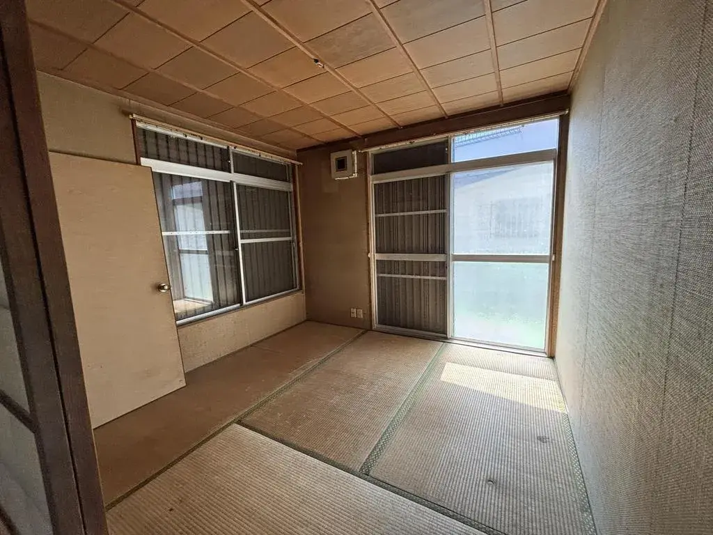 5LDK Property Mihara City Hiroshima Prefecture (8)