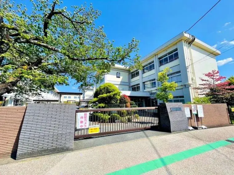 愛知県豊田市4LDK物件 (2)