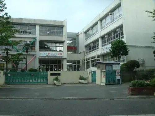 4-Bedroom Property Neyagawa City Osaka Prefecture (6)