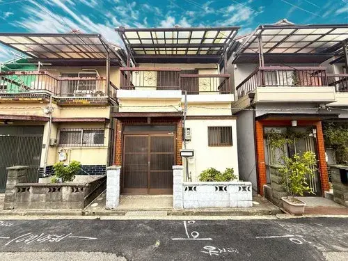 Akiya in Osaka