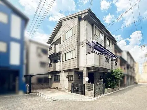 Akiya in Osaka