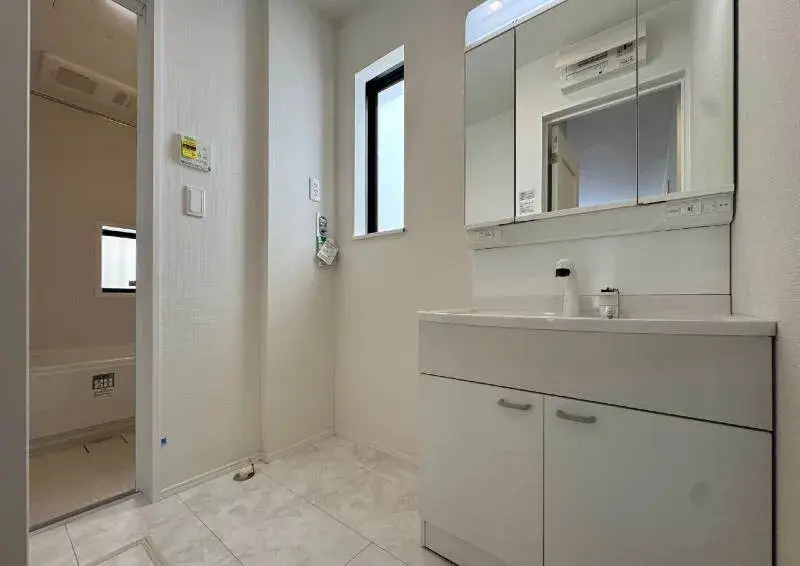 4LDK Property Urasoe City Okinawa Prefecture (4)