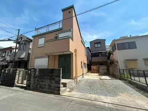 Akiya in Osaka