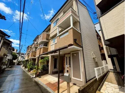 Akiya in Osaka