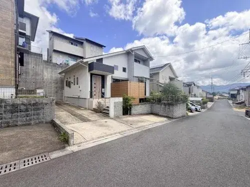 三室两厅一厨带储藏室房产 长与町 长崎县 (2)