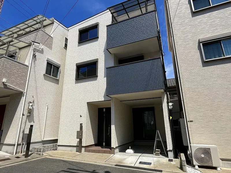 Akiya in Osaka