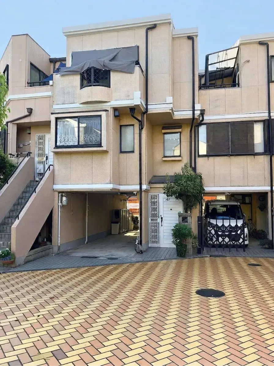 Akiya in Osaka