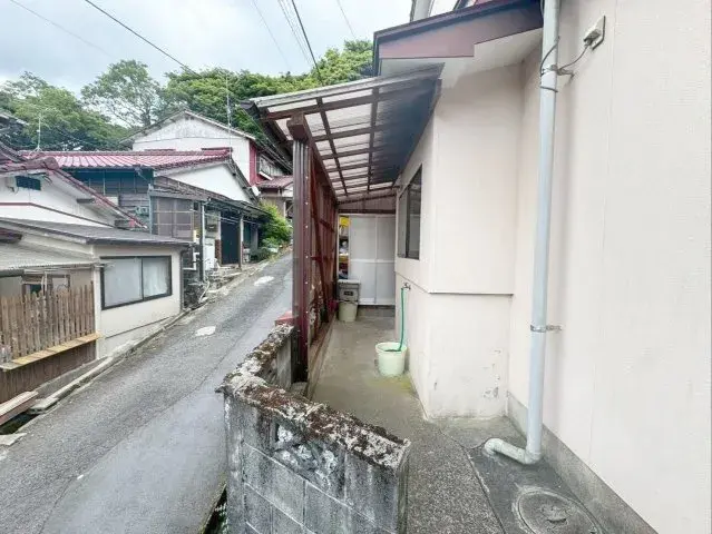 Slide 4