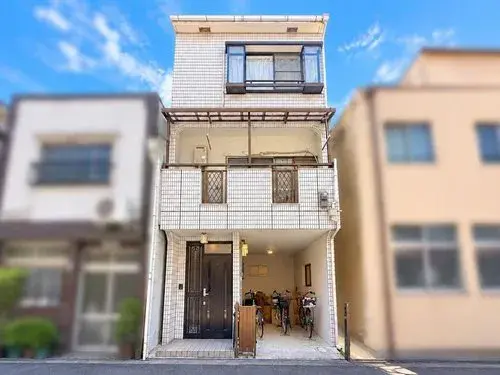 Akiya in Osaka