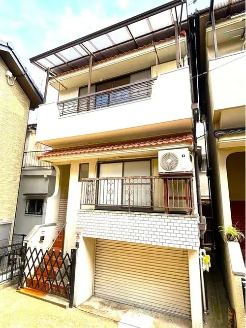 Akiya in Osaka
