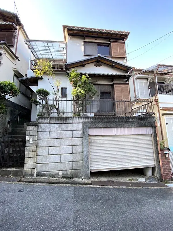 Akiya in Osaka