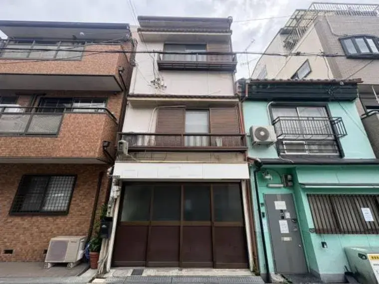 Akiya in Osaka