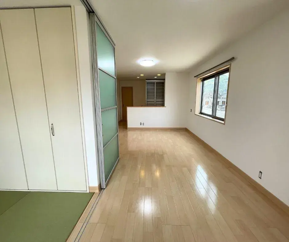 4LDK Property Mihara City Hiroshima Prefecture (8)