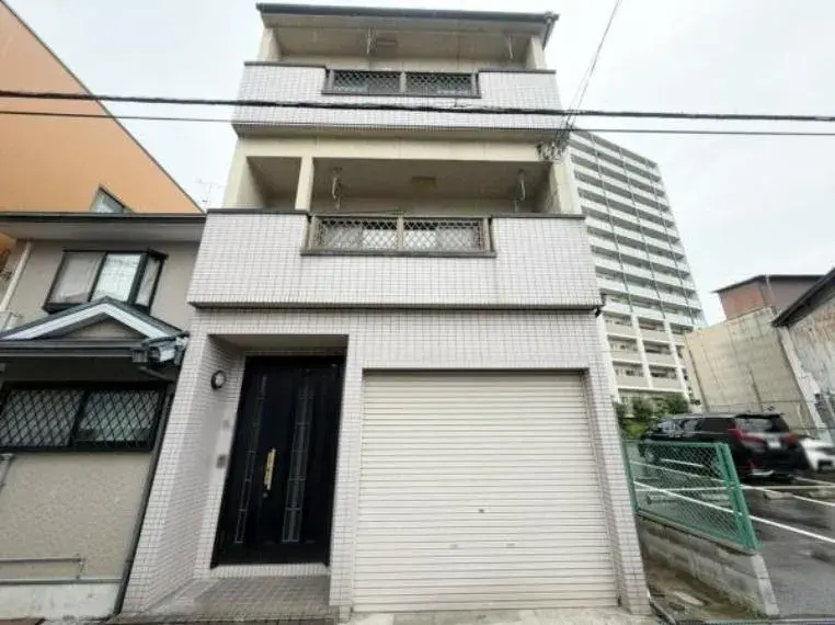 Akiya in Osaka