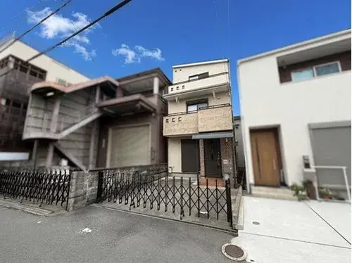 Akiya in Osaka