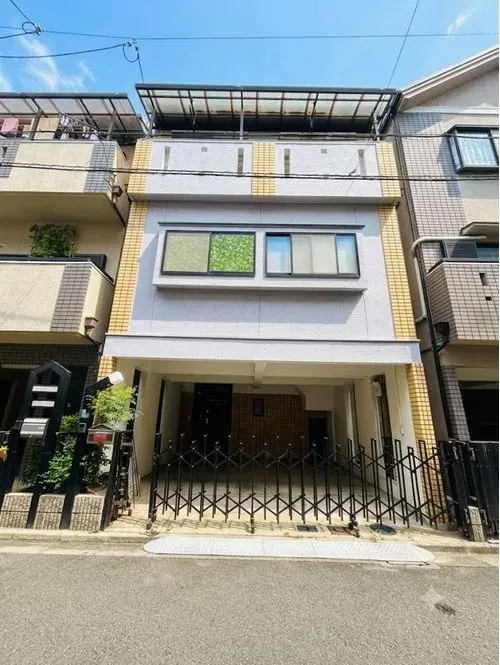 Akiya in Osaka