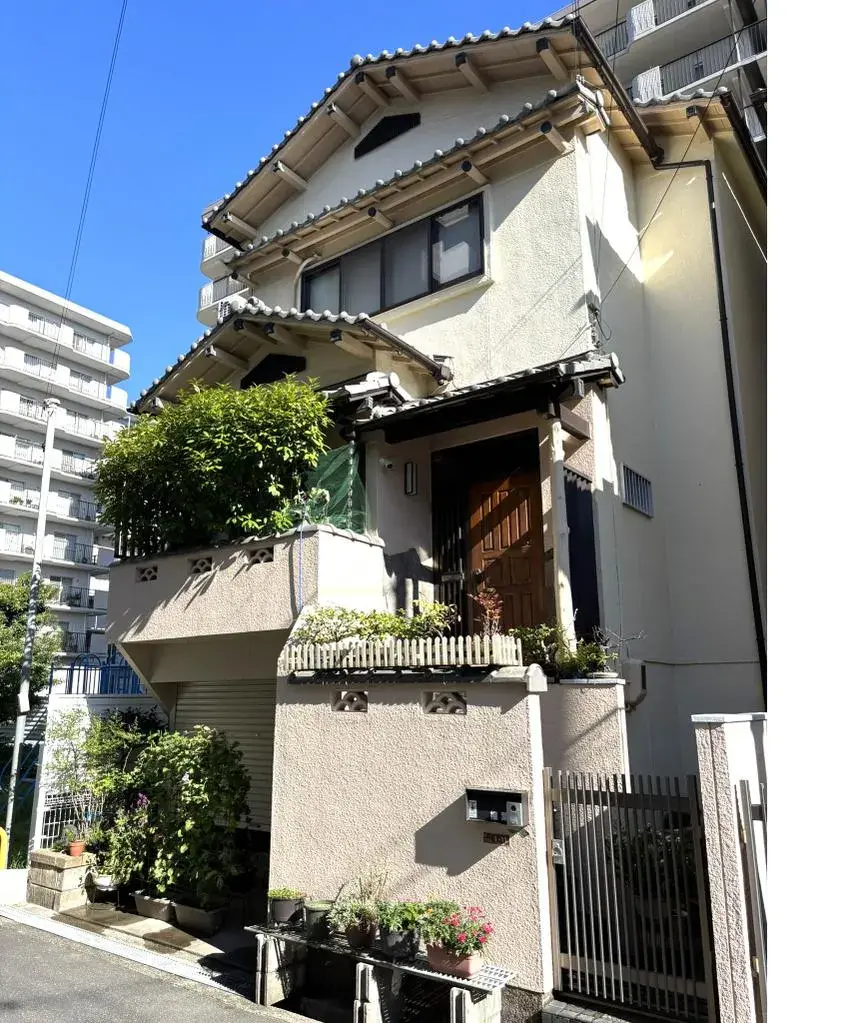 Akiya in Osaka