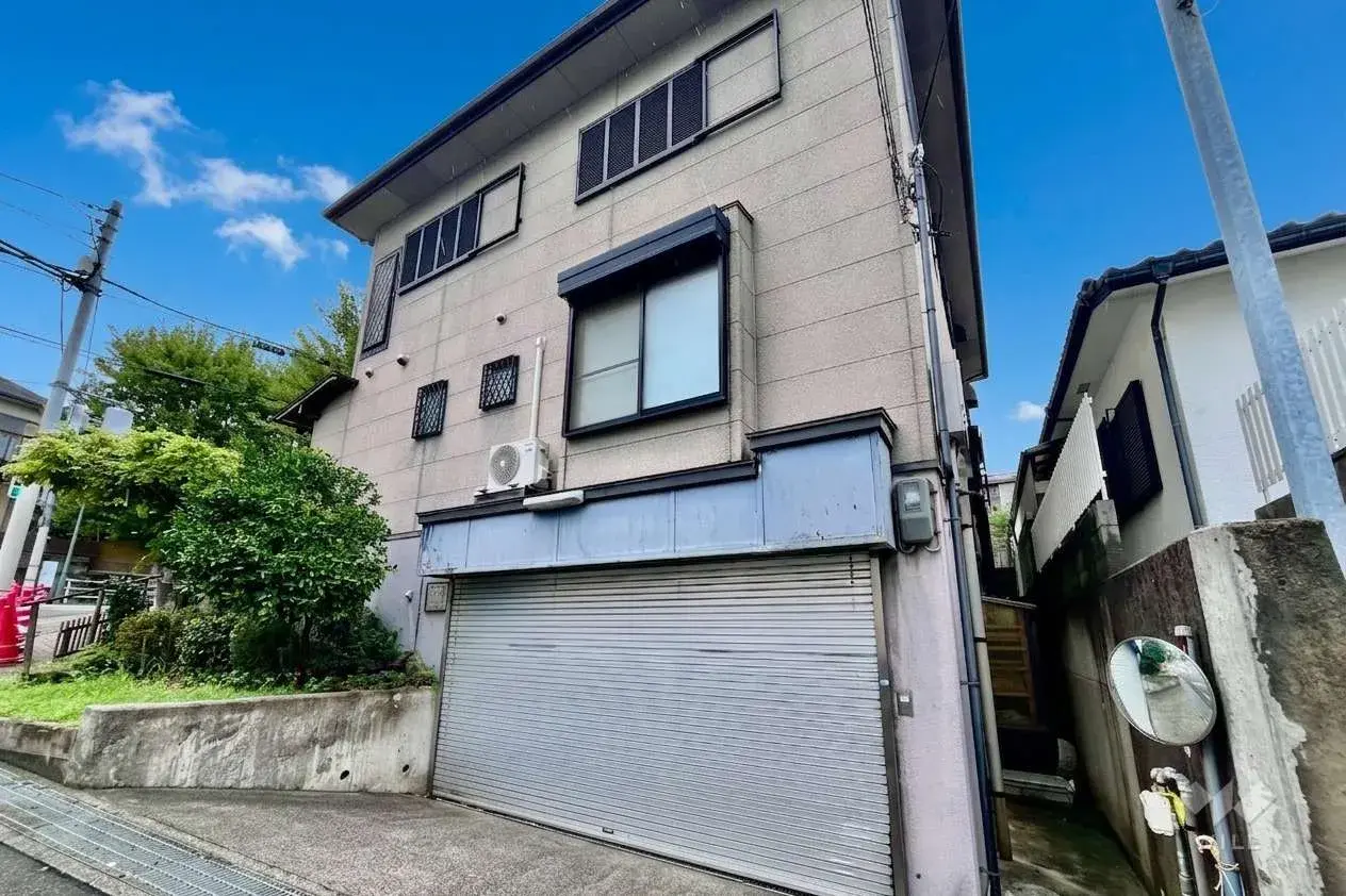 Akiya in Osaka