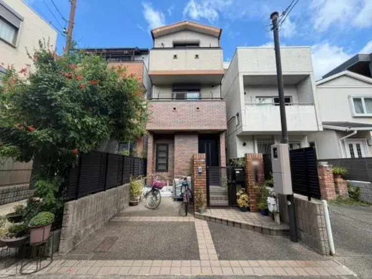 Akiya in Osaka