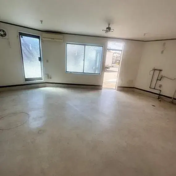 3房1厅1饭1厨
川口市
埼玉县 (12)