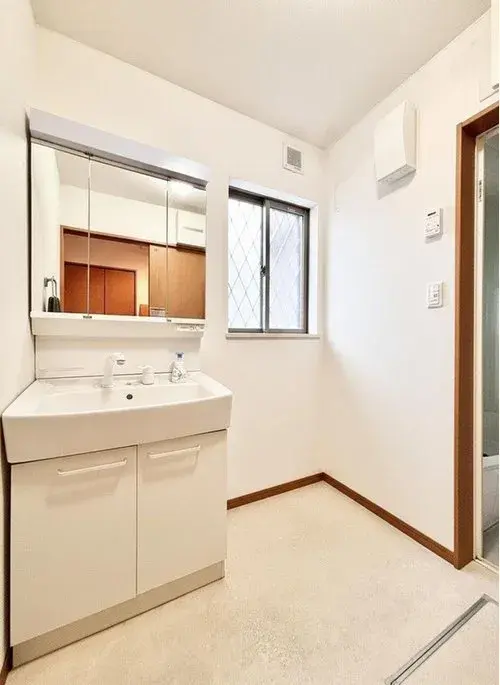 4 Bedroom Property Funabashi City Chiba Prefecture (13)