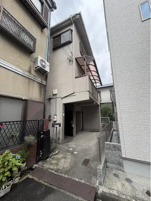 Akiya in Osaka