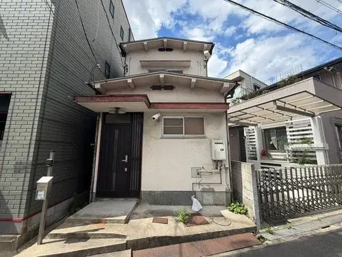 Akiya in Osaka