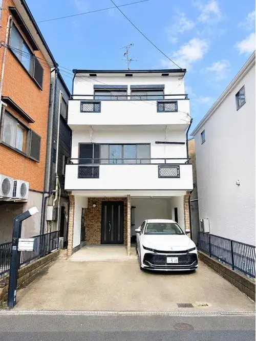 Akiya in Osaka