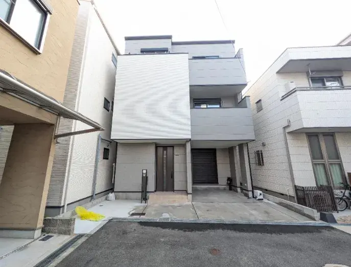 Akiya in Osaka