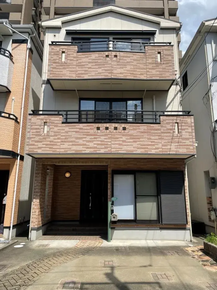 Akiya in Osaka
