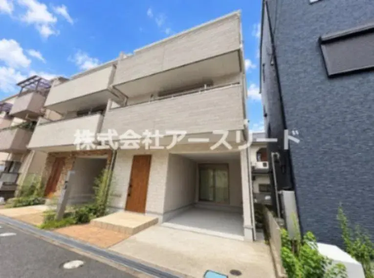 Akiya in Osaka