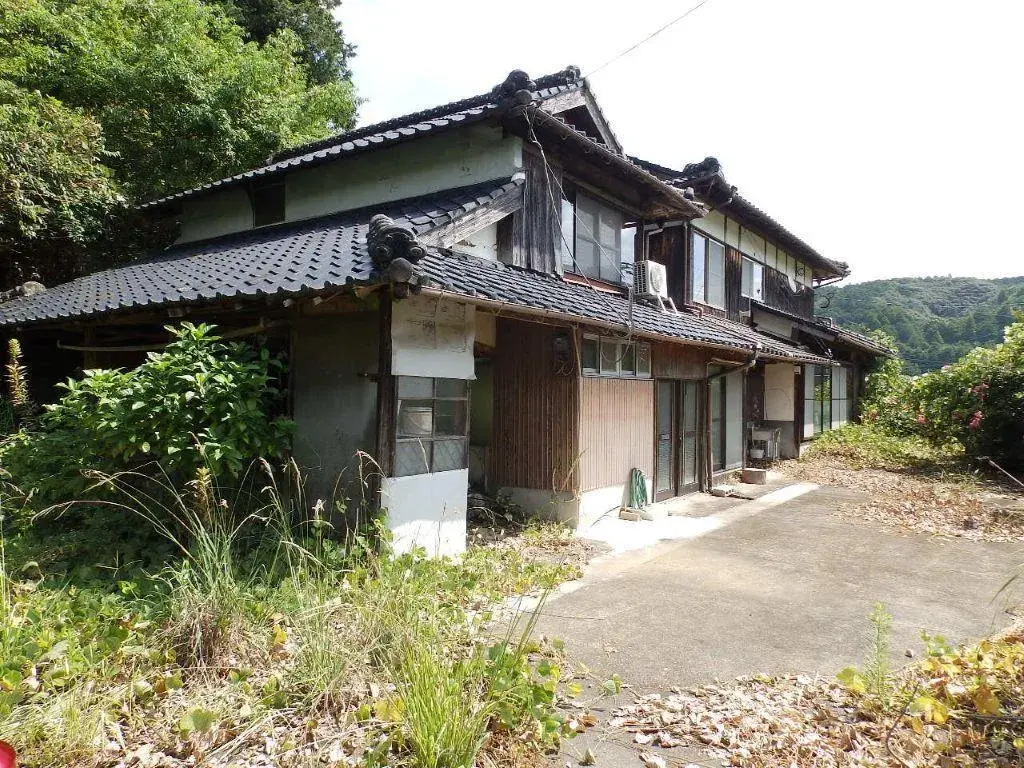 Akiya in Saga
