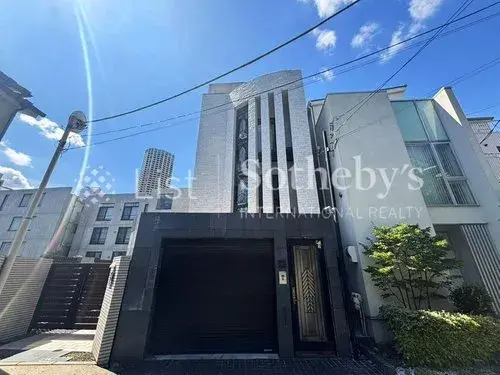 Akiya in Tokyo
