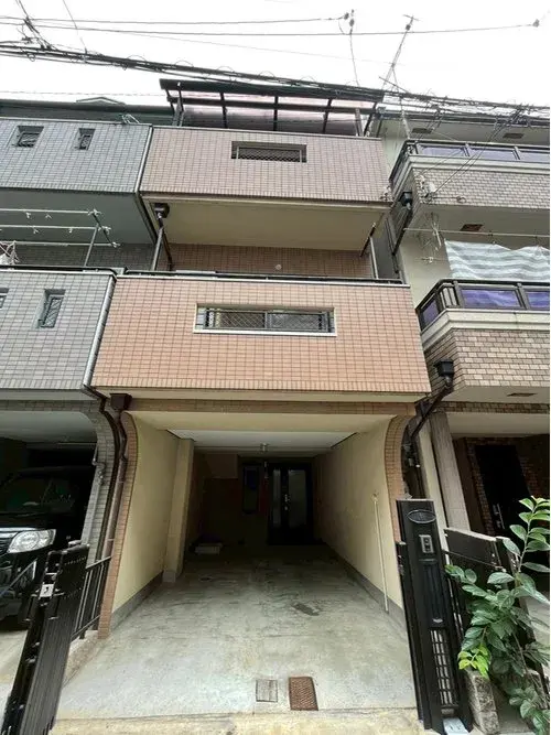Akiya in Osaka