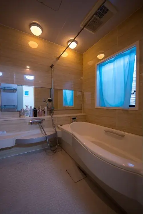6 chambres, salon, salle à manger, cuisine et 2 débarras, Ville d'Otsu, Préfecture de Shiga (23)
